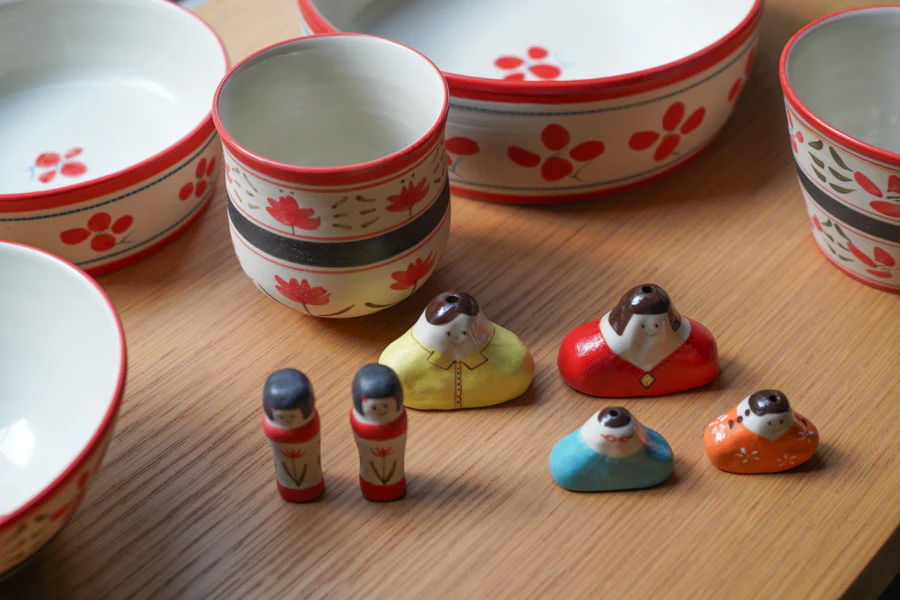 山田麻未さんの作品が新入荷です。東京都で可愛らしい陶芸作品を制作されています。